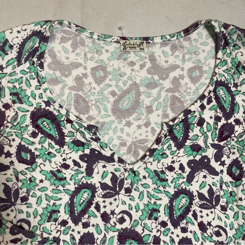 New Free People Paisley Rayon Split V-Neck 3/4 Sleeve Top Size S